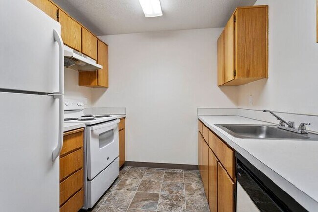 Foto del edificio - Now Leasing at Jonathan’s Place – Modern C...
