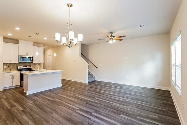 Building Photo - 1618 Denali Dr