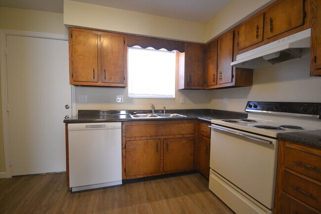 Foto del edificio - Northwood Hills 8 plex