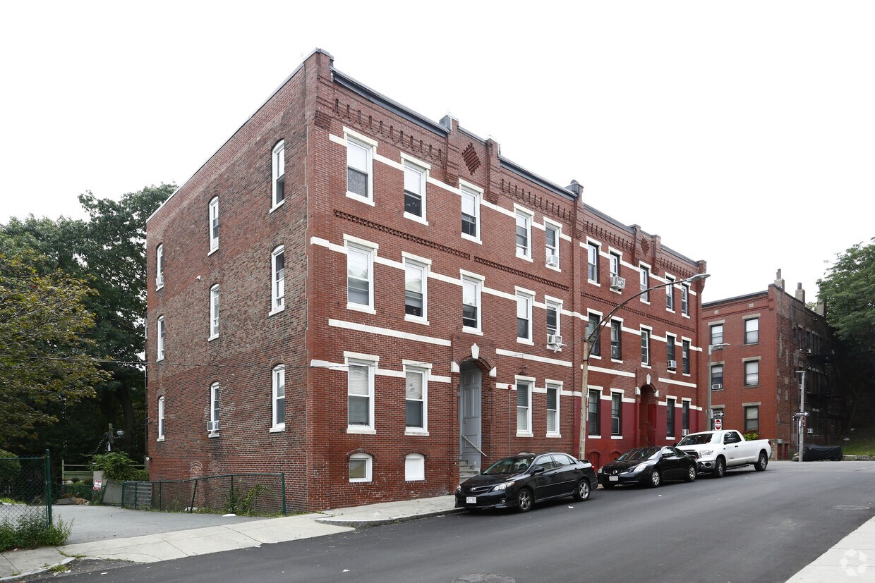 Building Photo - 18 Burney St