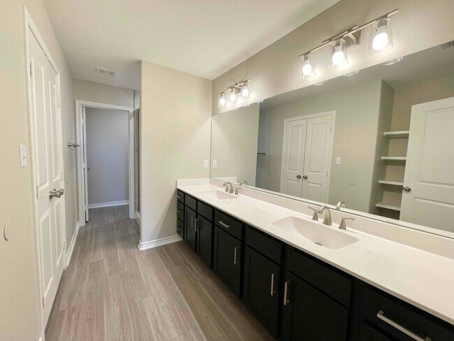 Foto del edificio - 14552 County Rd 2191