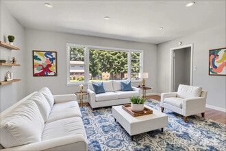 Building Photo - Room in House on Thornwood Rd