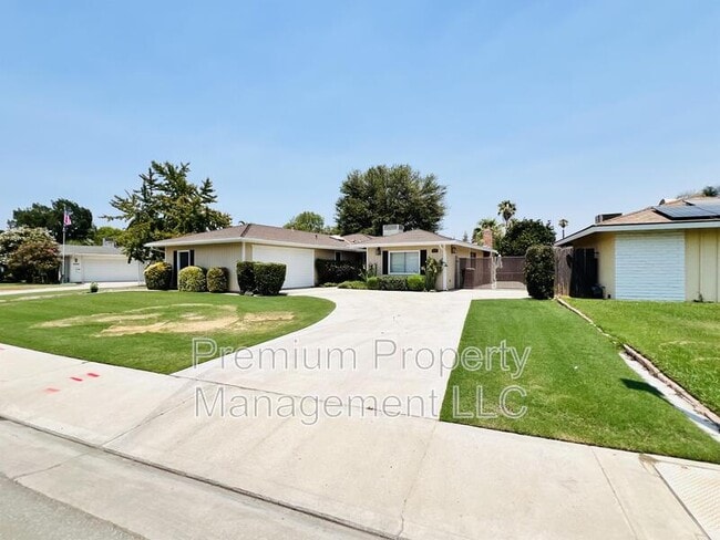 Building Photo - 6212 Friant Dr