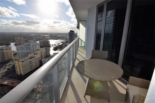 Foto del edificio - 4111 S Ocean Dr
