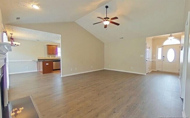 Building Photo - 472 Collinwood Dr