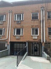 Building Photo - 776 Lincoln Ave