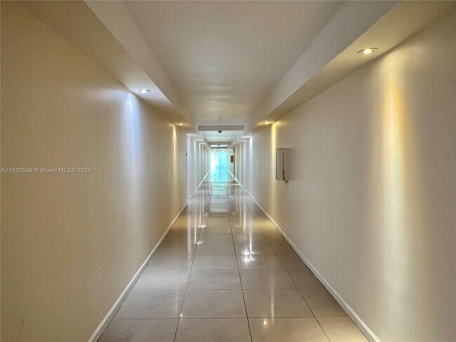 Foto del edificio - 120 Lakeview Dr