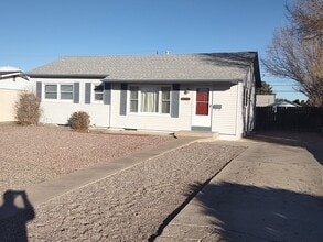 Building Photo - 2016 Hollywood Dr