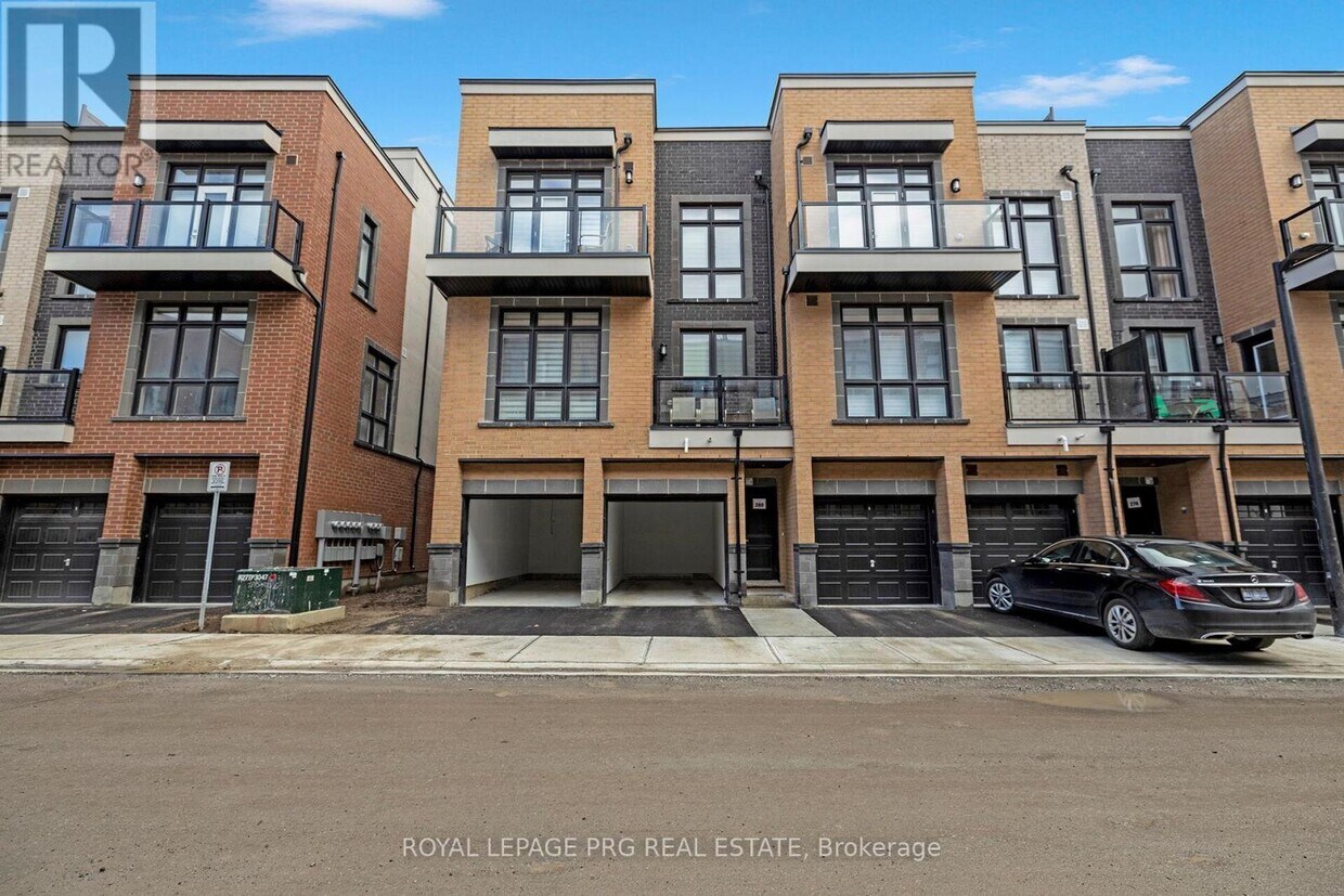 Photo principale - 12860-12860 Yonge St