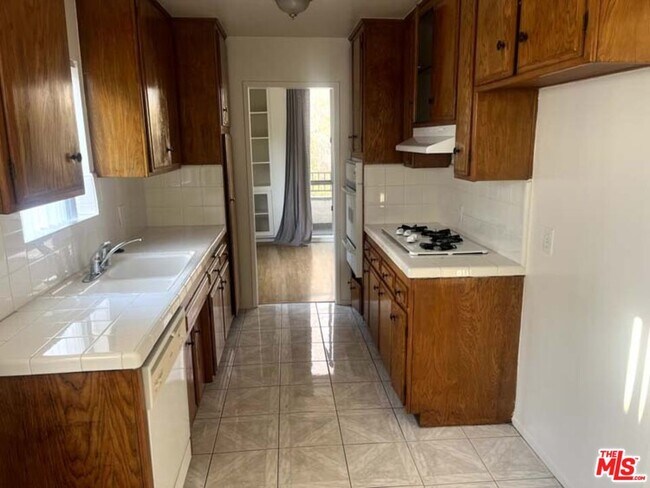 Foto del edificio - 1834 Thayer Ave