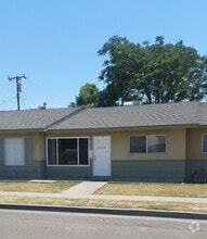 Building Photo - 753 Moffat Dr