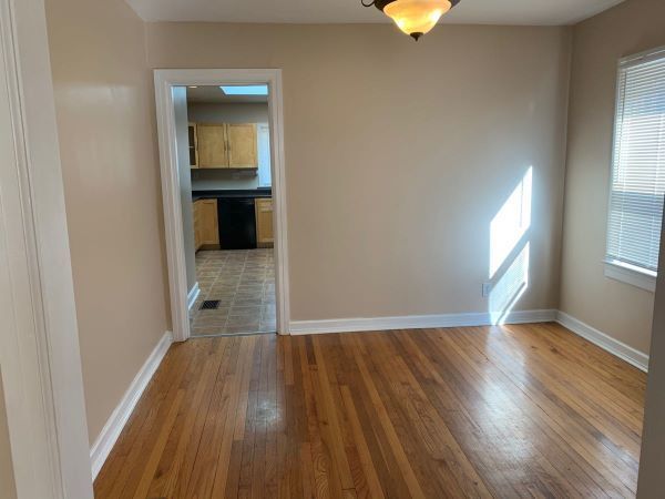 Building Photo - Highly desired S. Knox 3/1 ranch house