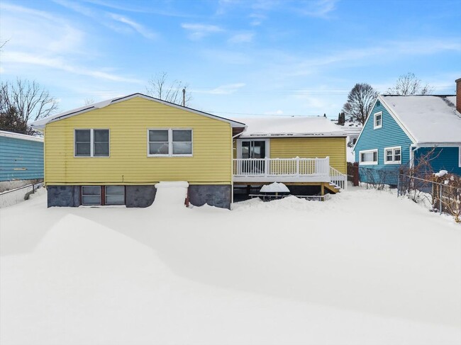 Building Photo - 941 Jamesville Ave