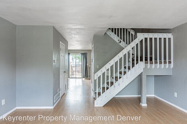 Foto del edificio - 2 br, 2.5 bath House - 16966 E Piedmont Dr...