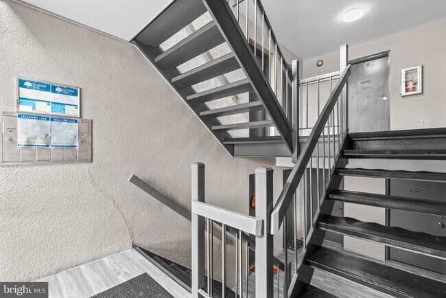 Foto del edificio - 9651 White Acre Rd