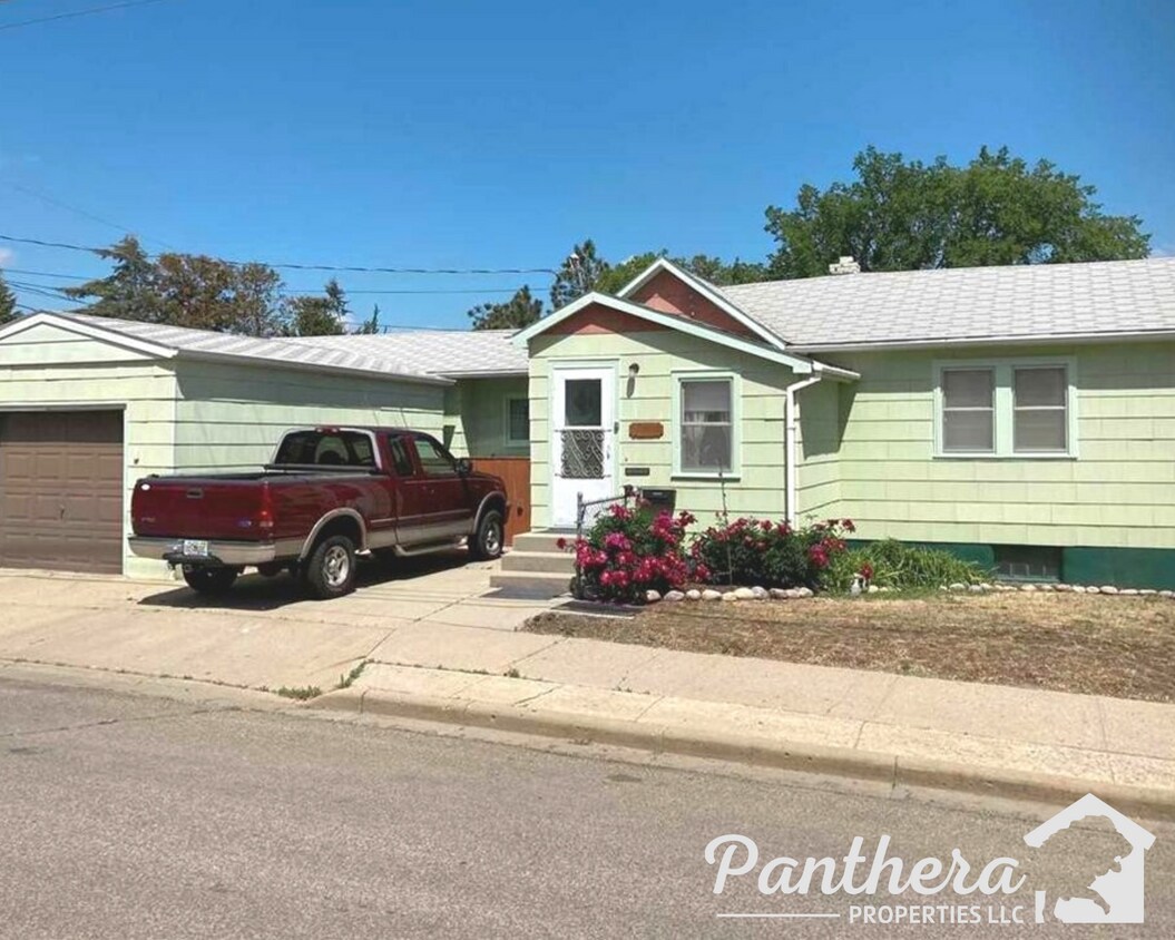 Primary Photo - 502 5th Ave NW