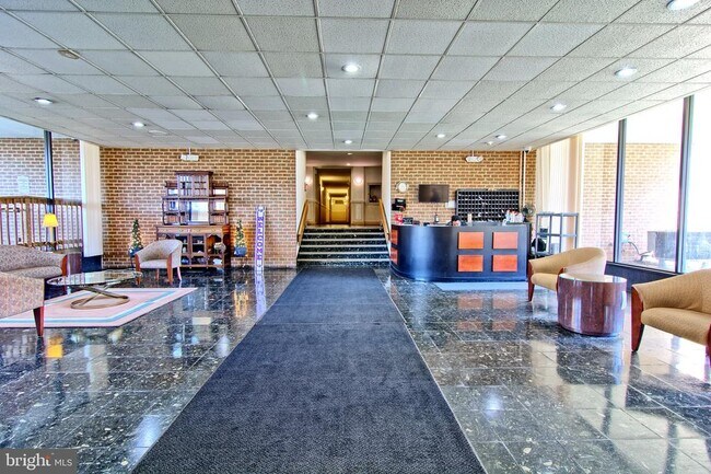 Foto del edificio - 6317 Park Heights Ave