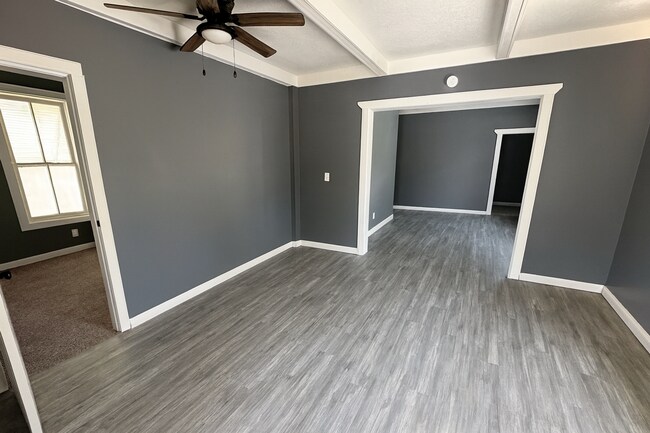 Foto del edificio - Check this Charming Single-Family Home in Galesburg!