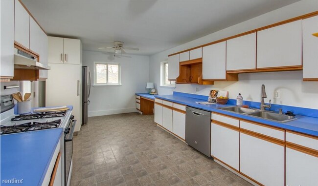 Building Photo - 3 br, 2 bath House - 2953 Burdette St