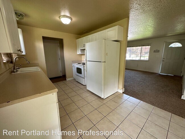 Building Photo - 3 br, 1 bath House - 11900 SE Mathers Road
