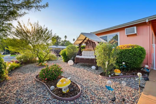 Foto del edificio - 22259 Kittridge St