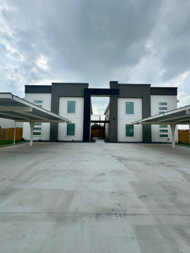 Foto del edificio - 617 N Delaware St