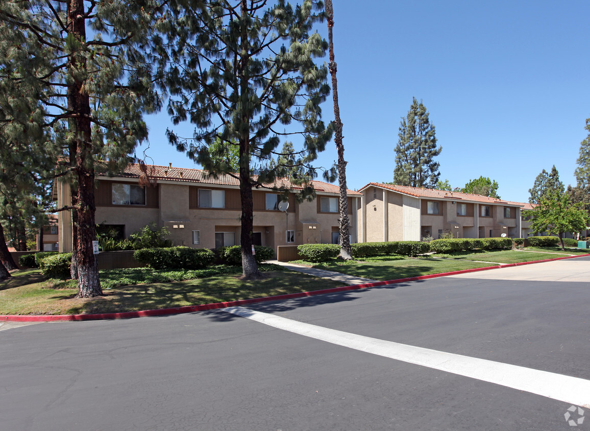 Building Photo - Covina Manor