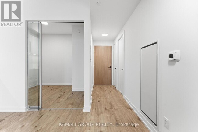 Photo du bâtiment - 35 Parliament St