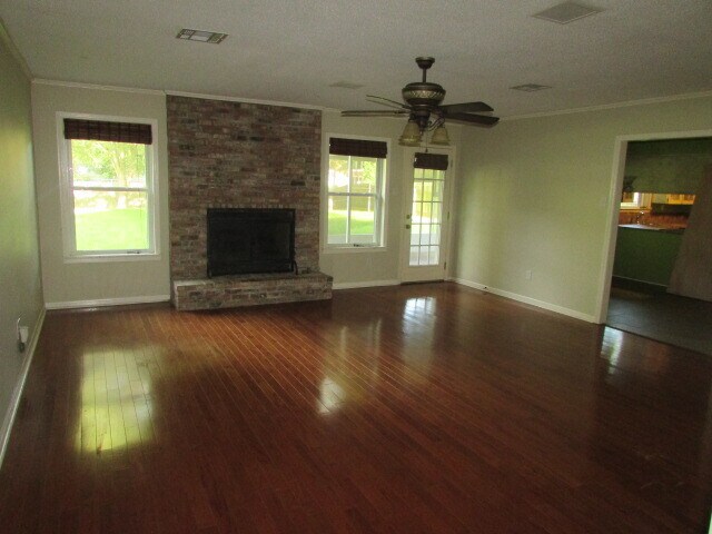 Foto del edificio - 900 Broadmoor Blvd