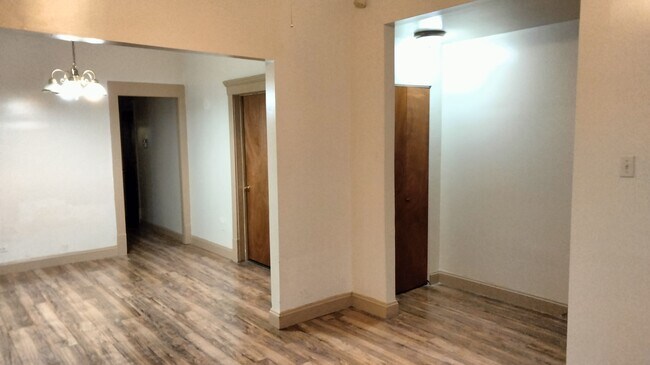 Living Room - 3939 W Flournoy St