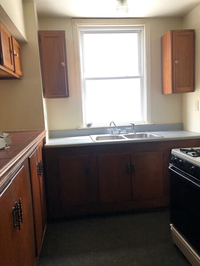 Foto del edificio - 647 E 11th St