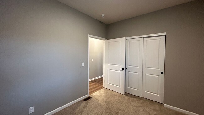 Foto del edificio - 3 bedroom townhome