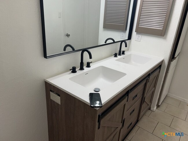 Foto del edificio - 1218 Westway Cir