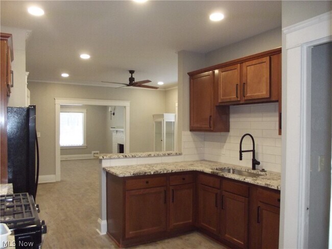 Foto del edificio - 1672 Glenmont Rd
