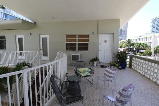 Foto del edificio - 101 Collins Ave