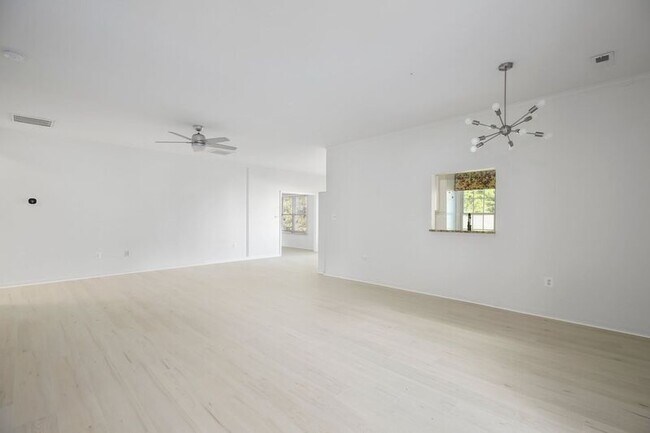 Building Photo - 11100 Donita Ct