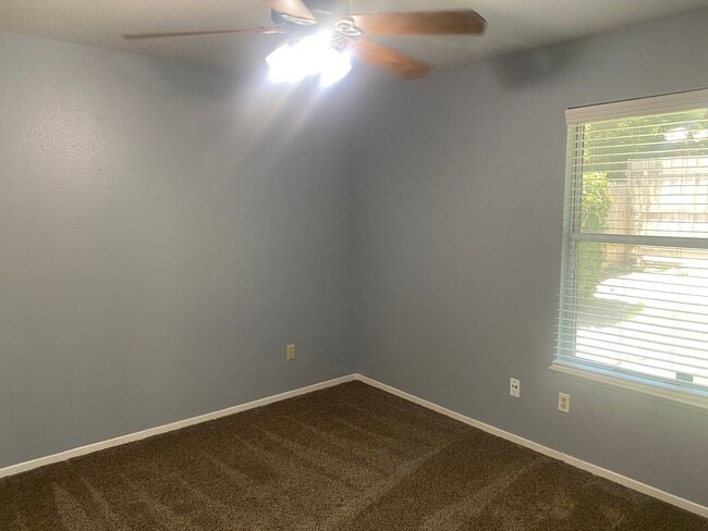 Building Photo - Home for Rent SE Area