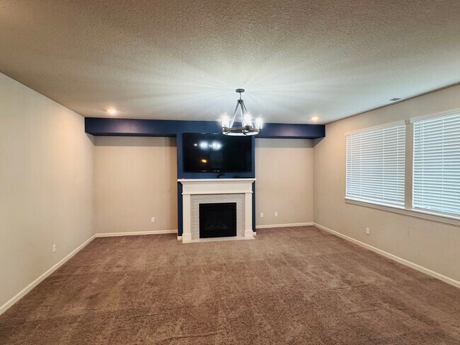 Sala de estar - 4124 SW Mawrcrest Ave