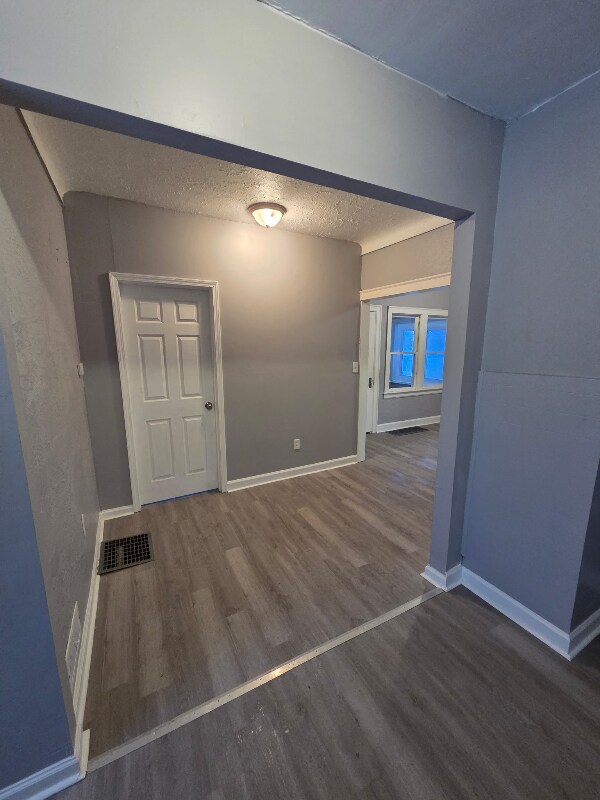 Foto del edificio - 624 Waldman Ave