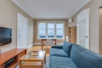 Building Photo - 935 Jervis St