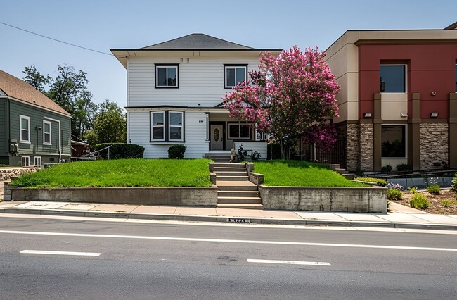 Building Photo - 4224 Brockton Ave