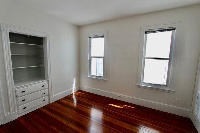 Foto del edificio - 299 Lexington St