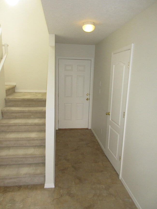 Building Photo - 4223 Altura Vista Ln NE