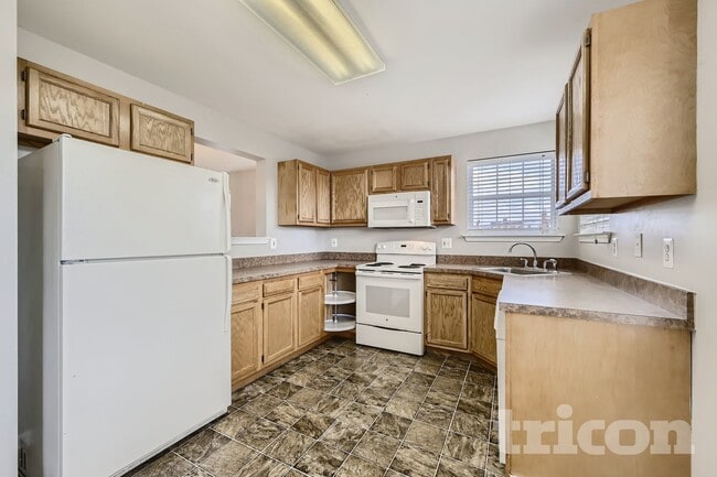 Building Photo - 5125 Cals Ct