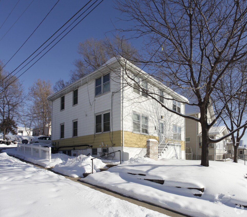 Primary Photo - 3352 Ames Ave
