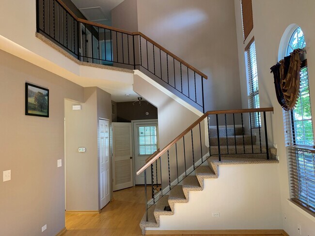 Building Photo - 1161 Regency Dr