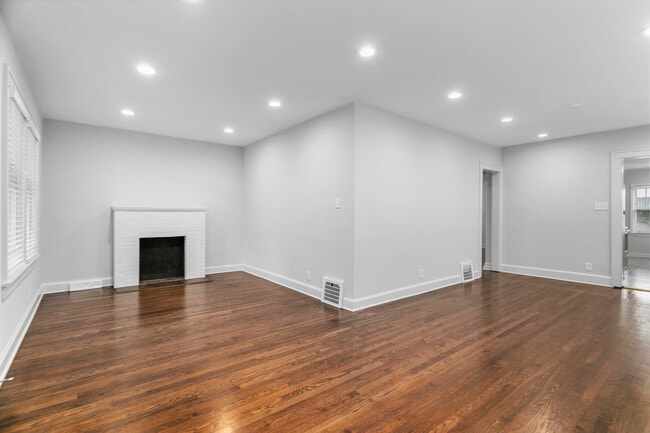 Foto del edificio - 4105 Adams St