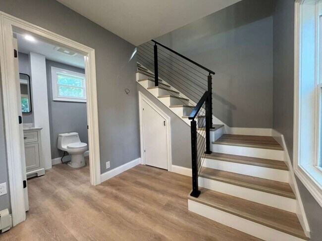 Foto del edificio - 417 W Court St