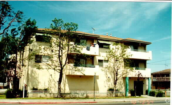 Primary Photo - 1101 E South St