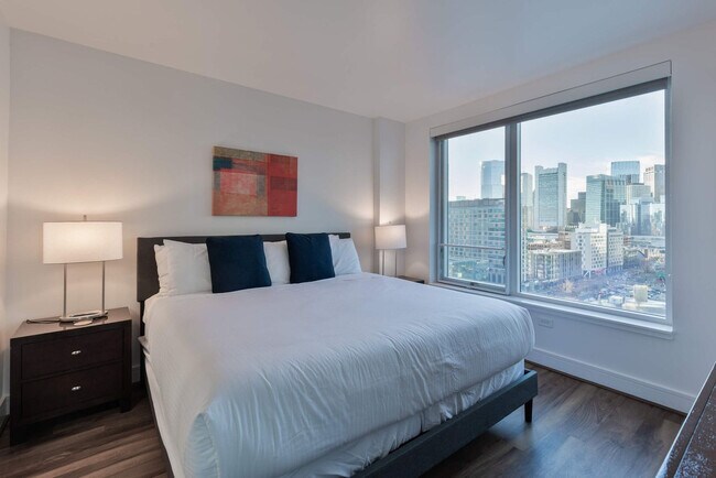 Foto del edificio - 100 Pier 4 Blvd.